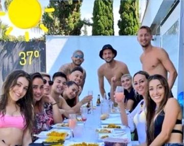 Tres jugadores argentinos rompieron la cuarentena para comer un asado