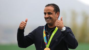 ni himno ni bandera: esta fue la medalla de oro mas atipica de los juegos ni himno ni bandera: esta fue la medalla de oro mas atipica de los juegos