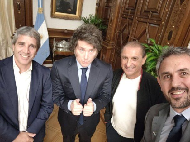 Como si nada pasara en el país, Javier Milei se reunió con Ramón Díaz