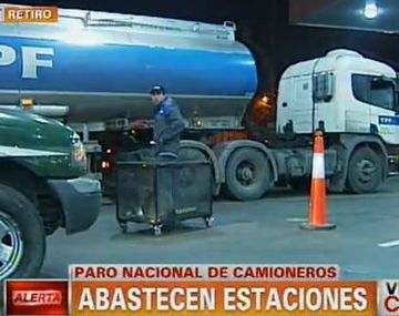 Llevan combustible a estaciones de servicio