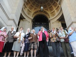 Hebe de Bonafini amenaza con escrachar a cada juez