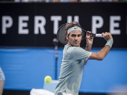Federer no tuvo problemas en su regreso al circuito Federer no tuvo problemas en su regreso al circuito
