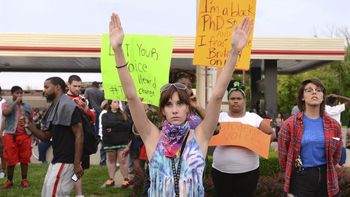 se extiende la protesta por el crimen de un afroamericano se extiende la protesta por el crimen de un afroamericano