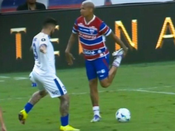 Volvió Deyverson: las provocaciones del brasileño en el empate de Vélez ante Fortaleza