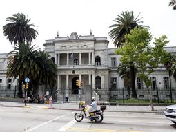 la llegada de los presos de guantanamo a uruguay fue calificada como exitosa la llegada de los presos de guantanamo a uruguay fue calificada como exitosa