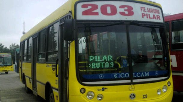 Un pasajero apuñaló a un chofer y la línea inició un paro