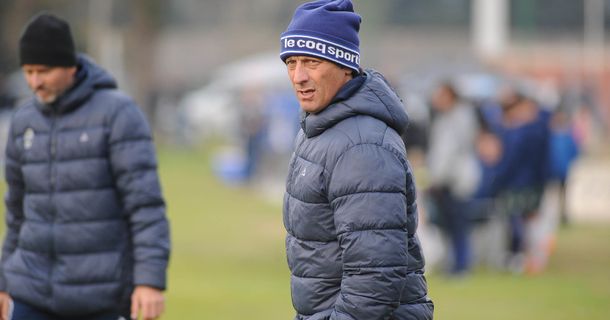 Pedro Troglio vuelve al banco de suplentes de Gimnasia y Esgrima La Plata Pedro Troglio vuelve al banco de suplentes de Gimnasia y Esgrima La Plata