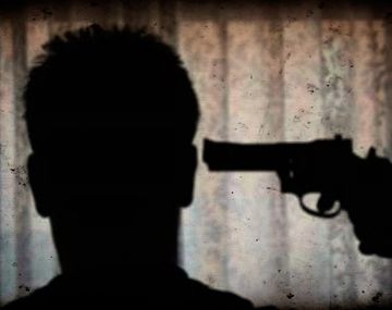 Amigos jugaron a la ruleta rusa por una mujer