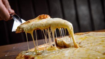 Esta pizzería se encuentra en seis países y prepara la mejor pizza de Buenos Aires. Esta pizzería se encuentra en seis países y prepara la mejor pizza de Buenos Aires.