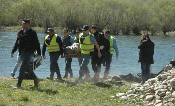 Encontraron un cadáver en un río de Junín de Los Andes