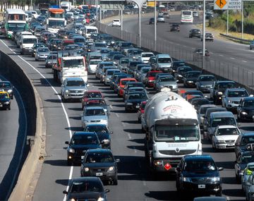 Colapsaron las autopistas por el éxodo turístico