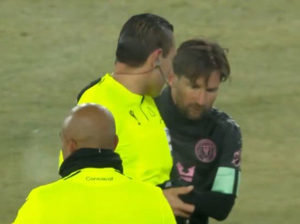 Video: el insólito pedido del árbitro de Inter Miami-Kansas City a Lionel Messi