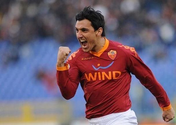 Caído el pase de Valdés, San Lorenzo busca a Burdisso