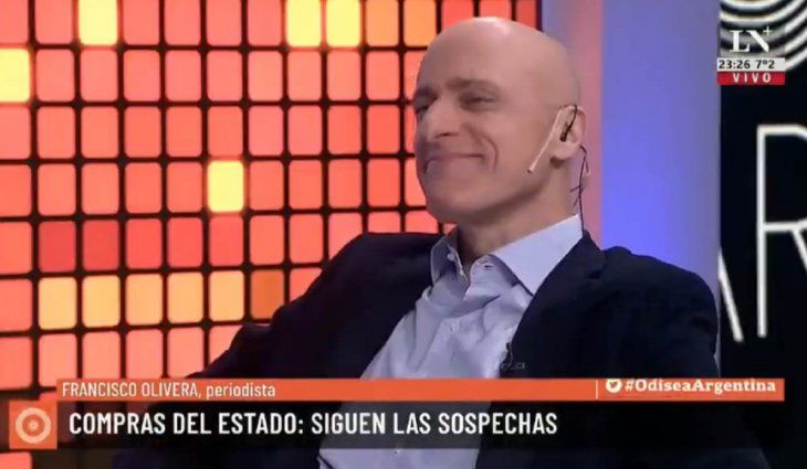 En el canal de La Nación se tentaron con los penes de madera