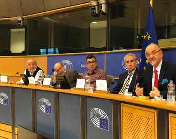 Tomada advirtió ante el Parlamento Europeo sobre el retroceso inédito de la democracia con el gobierno de Macri