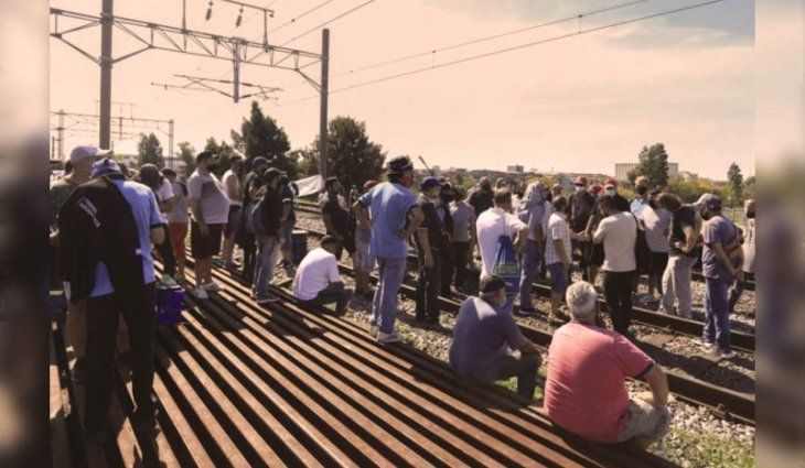 Un corte de vías en Avellaneda provocó caos en la estación Constitución