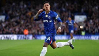 el golazo de enzo fernandez para chelsea que complica al tottenham de cuti romero