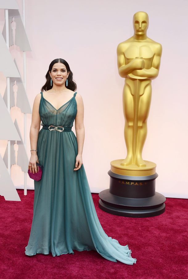 El look de los famosos que desfilan por la alfombra roja