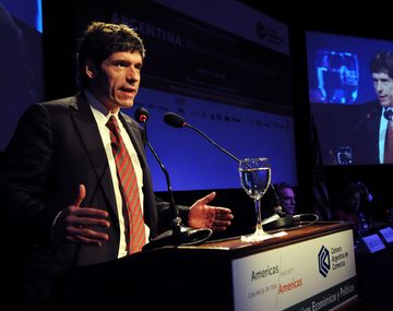 Abal Medina: La economía crece a pesar de la tempestad