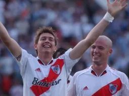 Dedica su vida a una ferretería, pero antes jugó en River y en Lazio de Italia. Dedica su vida a una ferretería, pero antes jugó en River y en Lazio de Italia.