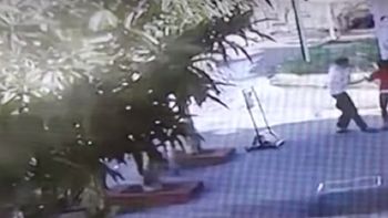 video: asi apunalo un joven a cuatro personas en plena via publica video: asi apunalo un joven a cuatro personas en plena via publica