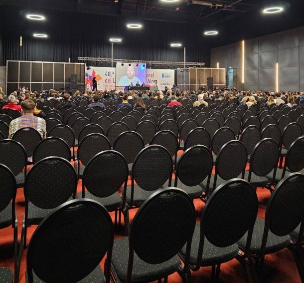 A sala vacía: los libertarios Nicolás Marquez y Agustín Laje presentaron el libro de Javier Milei y no fue nadie