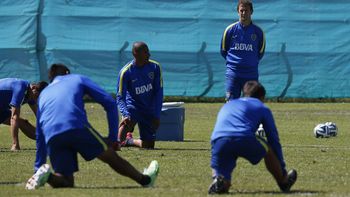arruabarrena perdio una apuesta con el plantel y tuvo que pagar arruabarrena perdio una apuesta con el plantel y tuvo que pagar