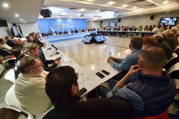Uno por uno, quiénes participaron de la cumbre del PJ tras el fallo contra Cristina Kirchner