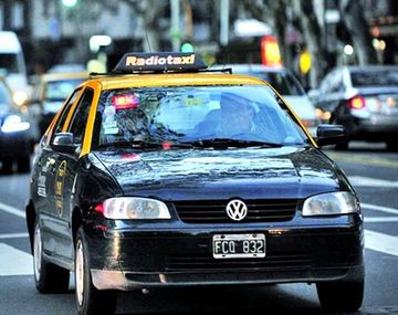 {altText(,Taxistas denuncian ataques en medio del #ParoDeTransporte)}