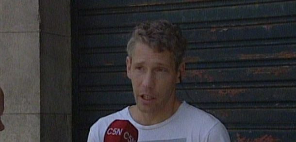 El dueño del bar: En ningún momento se las echó