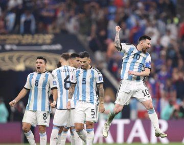 Un campeón del mundo puede ser compañero del Dibu en Aston Villa