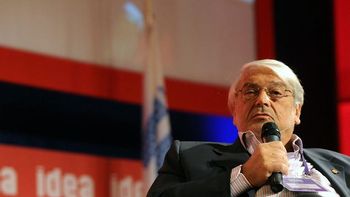 mendez: yo mando y el resto de los directivos acompana mendez: yo mando y el resto de los directivos acompana