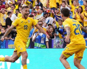 Inesperado: Rumania goleó 3-0 a Ucrania en su debut por la Eurocopa