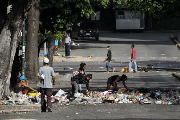 La oposición convocó a una huelga general de 48 horas contra Maduro