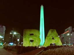 El Obelisco se tiñó de verde