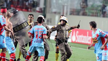 liberaron a los jugadores de arsenal detenidos en brasil liberaron a los jugadores de arsenal detenidos en brasil