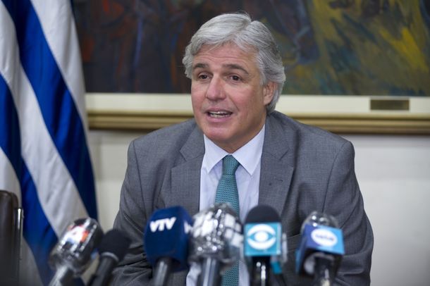 El canciller uruguayo será convocado al Parlamento por el Frente Amplio.