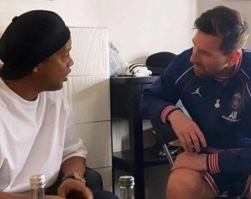 Ronaldinho y Lionel Messi se reencontraron en París