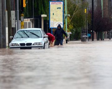 Neuquén: un muerto y 1.300 evacuados por el temporal