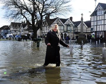 El sur de Inglaterra se mantiene en alerta por las peores inundaciones en 30 años