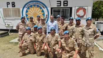 chipre: rossi entrego medallas a los cascos azules argentinos chipre: rossi entrego medallas a los cascos azules argentinos