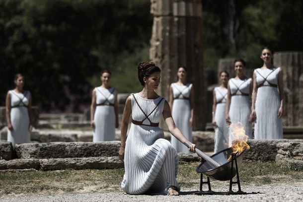 La antorcha olímpica se encendió este jueves en el Templo de Hera