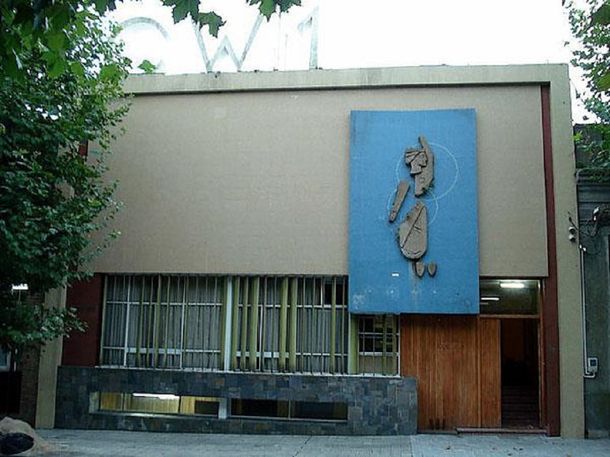 El edificio de Radio Colonia