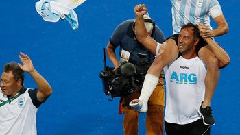 chapa retegui le contesto a los que le dijeron noqui: hice 500 clinicas de hockey social en la argentina chapa retegui le contesto a los que le dijeron noqui: hice 500 clinicas de hockey social en la argentina