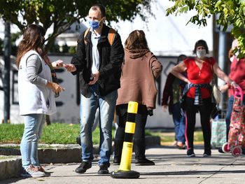 El Gobierno prohibirá por 15 días las reuniones sociales en todo el país