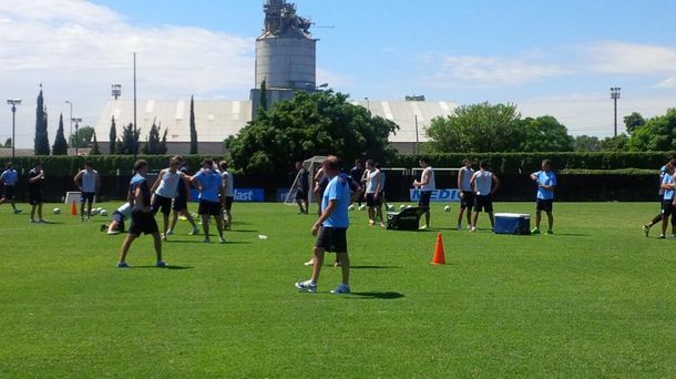 Con lluvia y con sol, Racing retornó a los entrenamientos