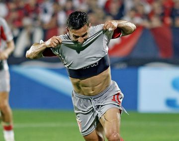 Con doblete de Piatti y Carrillo