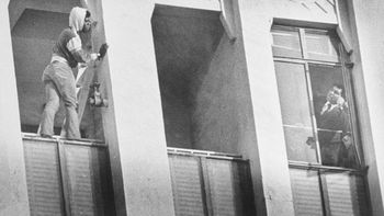 el dia que muhammad ali salvo a un hombre de saltar desde un balcon el dia que muhammad ali salvo a un hombre de saltar desde un balcon