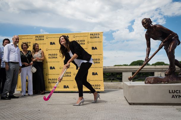Luciana Aymar ya tiene su escultura en el Paseo de la Gloria