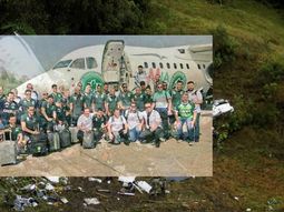 La última foto del plantel del Chapecoense antes de abordar el trágico vuelo La última foto del plantel del Chapecoense antes de abordar el trágico vuelo